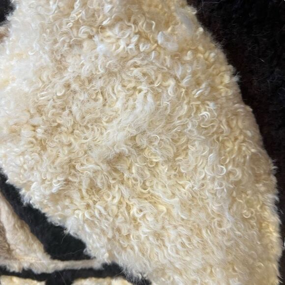 Vintage Authentic Peruvian Alpaca Rug 60” In Diameter Handmade With Hide & Fur - Picture 16 of 16